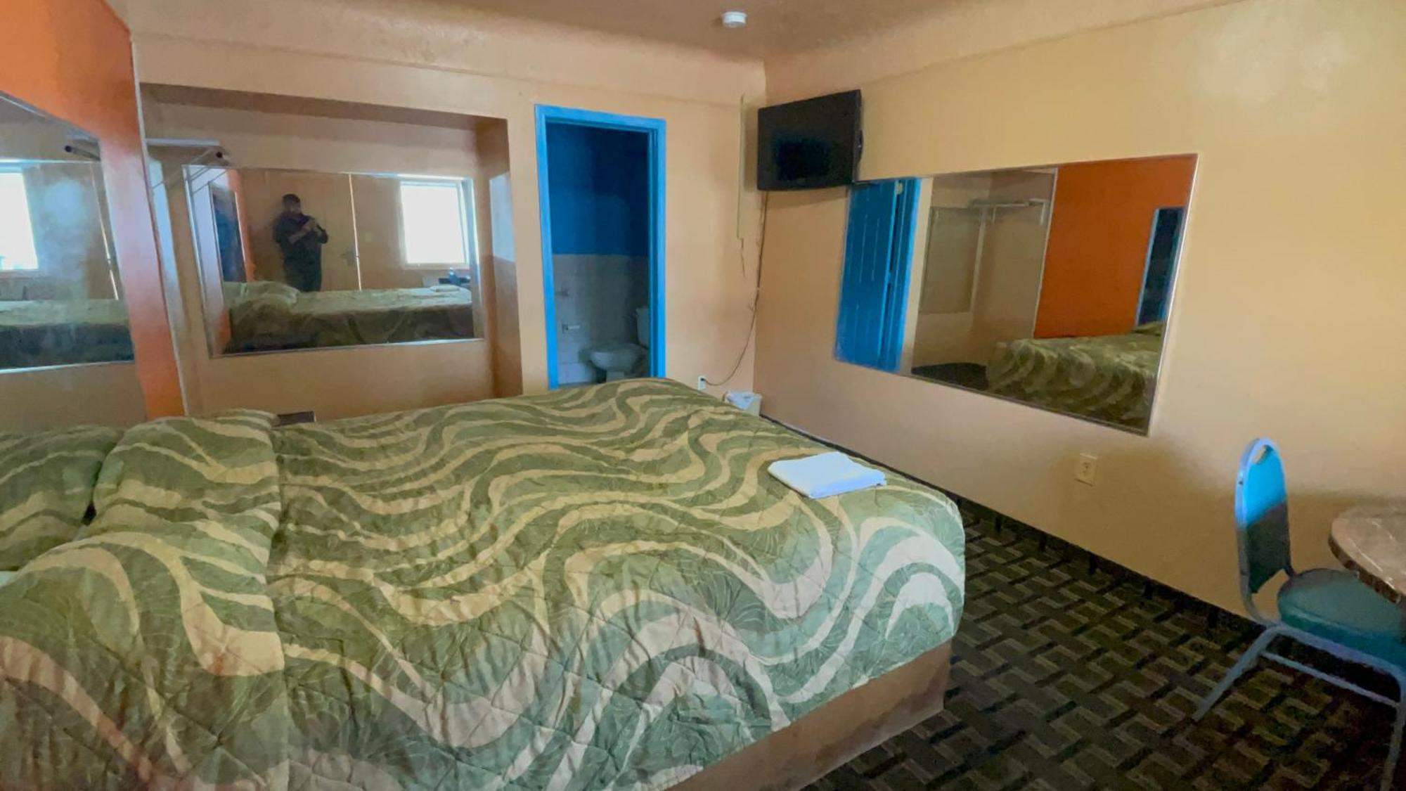 ديترويت Deluxe Inn Motel المظهر الخارجي الصورة